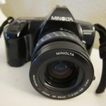 Minolta Maxxum 3000i 35mm SLR Camera 35-80mm 1:4.5(22)-5.6 w/ Books & Bag